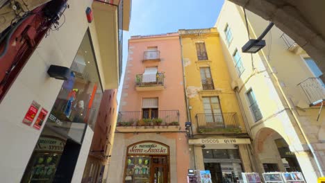 old-buildings-in-the-city-of-Figueras-Girona-Costa-Brava,-vertical-video