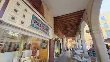 Old-buildings-in-the-town-of-Figueras-on-the-Costa-Brava-of-Gerona-city-center