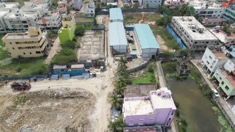 Un-Video-Aéreo-Que-Muestra-La-Ciudad-De-Chennai-Con-Una-Gran-área-En-Construcción.