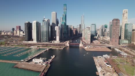 Aerial-shot-of-Chicago's-Waterfront,-mouth-of-the-Chicago-River,-4K