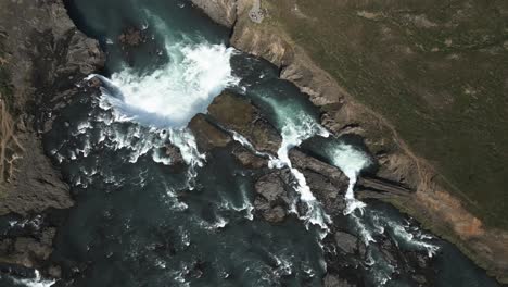 Impresionante-Vista-Aérea-De-La-Cascada-Godafoss-En-Islandia.