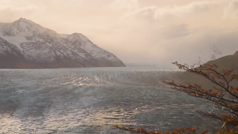 Sonnenuntergang-Grauer-Gletscher-Im-Torres-Del-Paine-Nationalpark