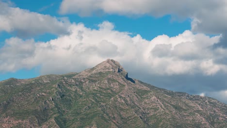 Clouds-over-the-Sierra-Blanca-in-Marbella,-Spain