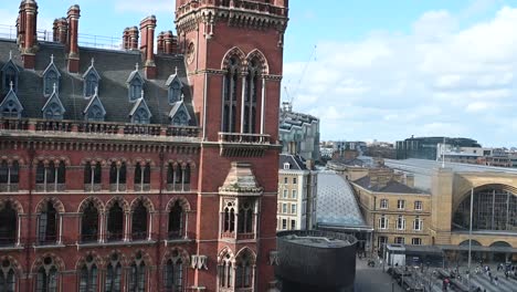 Going-up-opposite-St-Pancras-Renaissance-Hotel-and-Kings-Cross,-London,-United-Kingdom