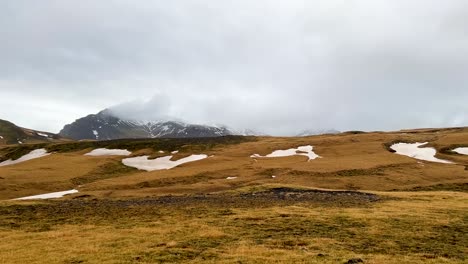 Halten-Sie-Das-Atemberaubende-Panorama-über-Den-Skogafoss-Wasserfall-In-Islands-Malerischer-Landschaft-Fest