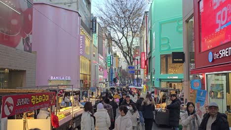 Einkaufsstraßen-Von-Myeongdong-In-Seoul,-Südkorea