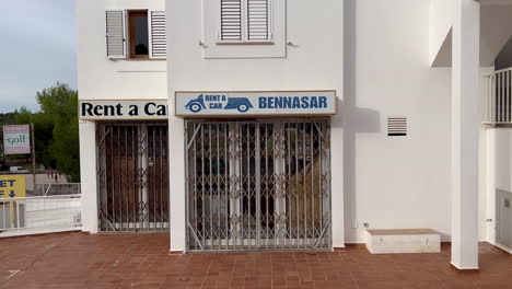 Rent-a-Car-shop-out-of-business-in-Mallorca