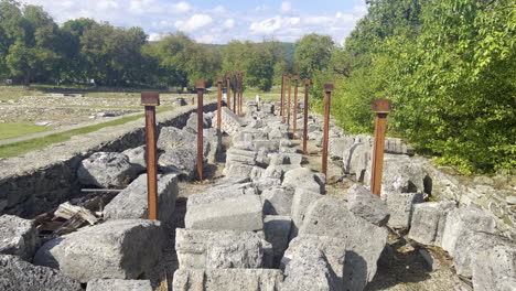 Moving-frame-with-ruins-found-from-Colonia-Ulpia-Traiana-Augusta-Dacica