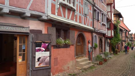 Eguisheim-Es-Uno-De-Los-Pueblos-Más-Pintorescos-De-Francia