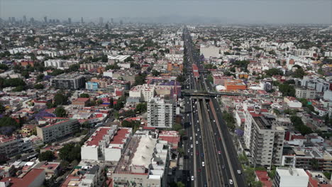 Movimiento-Pan-Drone-Sobre-Los-Cielos-De-La-Ciudad-De-México