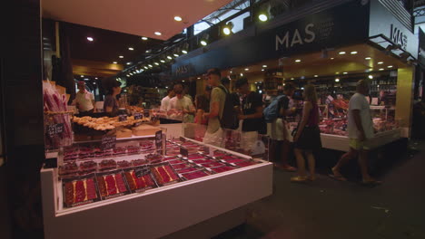 Food-stall-in-La-Boqueria-market-in-Las-Ramblas