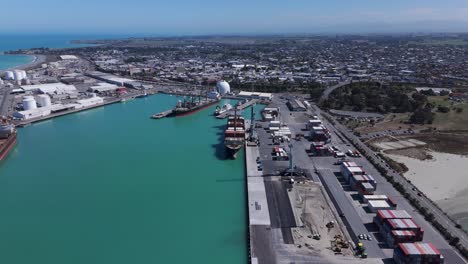 Vista-Aérea-Volando-Desde-El-Puerto-De-Timaru-En-Nueva-Zelanda