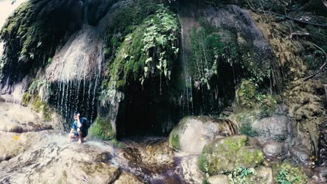 La-Cascada-Consiste-En-El-Colapso-De-Acantilados-De-Piedra-Caliza-Y-Eso-Se-Convirtió-En-El-Origen-Del-Nombre-&quot;cascada-De-Khao-Phang&quot;.