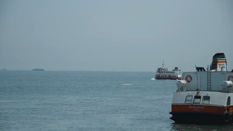 Cacilheiro-returning-to-the-Lisbon-shores.-Ferry-boat