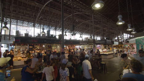 Principal-Patio-De-Comidas-En-El-Mercado-De-La-Boquería-En-Las-Ramblas