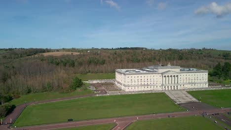 Aerial-shot-of-Stormont-Buildings,-Belfast-where-the-Northern-Ireland-Assembly-sits