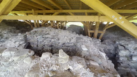 Ruinas-De-La-Curia-Dentro-Del-Sitio-Arqueológico-De-La-Colonia-Ulpia-Traiana-Augusta-Dacica