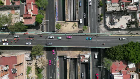 Breve-Clip-De-Un-Día-Frío-En-La-Ciudad-De-México,-Visto-Desde-Un-Dron.