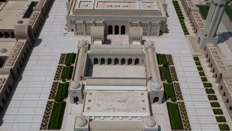 Aerial-of-the-Sultan-Qaboos-Grand-Mosque-with-minaret-and-dome-in-Muscat-in-the-Sultanate-of-Oman