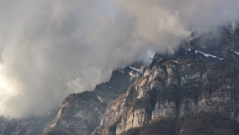 Berge-Mit-Felsigen-Gipfeln-Der-Churfirsten-In-Den-Schweizer-Alpen