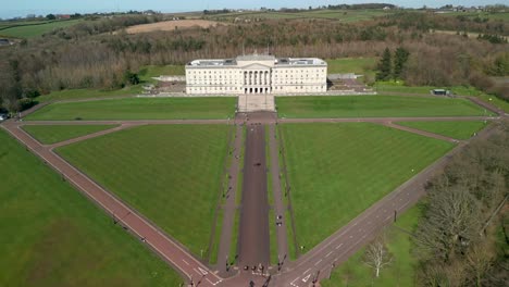 Wide-shot-beginning-a-Stormont,-Estate,-moving-forward-to-reveal-Parliament-Buildings
