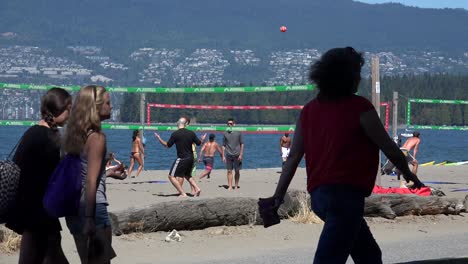 Voleibol-De-Playa-En-La-Playa-De-Vancouver