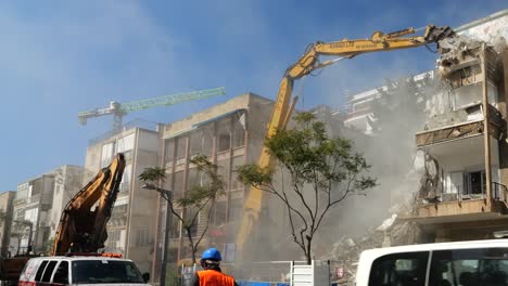 Demolición-De-Edificios-En-Una-Obra-En-Construcción-En-Tel-Aviv-Jaffa,-Israel