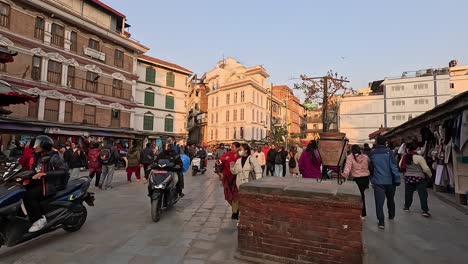 Belebte-Marktstraße-Im-Herzen-Von-Kathmandu,-Thamel