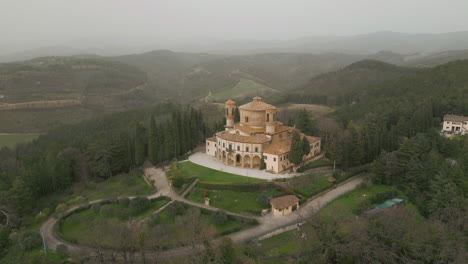 Bonitos-Cielos-Sobre-El-Santuario-De-Madonna-Di-Belvedere-En-Città-Di-Castello