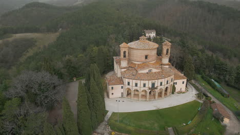 Santuario-De-La-Madonna-Di-Belvedere:-Majestuosidad-Barroca-Desde-Perspectivas-únicas