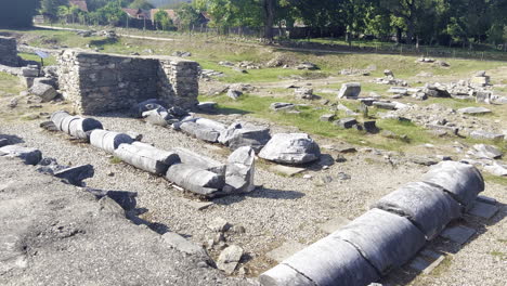 Archaeological-site-Ulpia-Traiana-Sarmizegetusa,-capital-of-the-Roman-province-of-Dacia