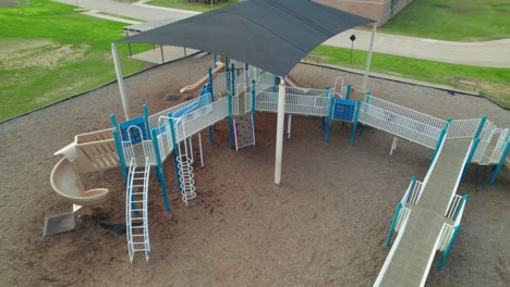 Dies-Ist-Ein-Luftbildvideo-Vom-Spielplatz-Der-Prairie-Trail-Grundschule