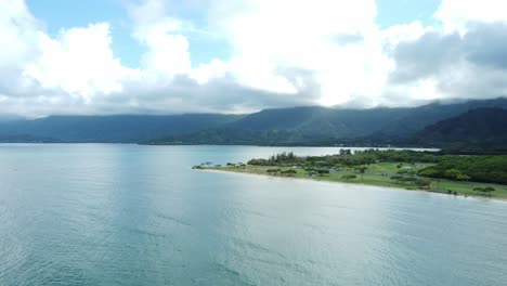 Vistas-De-Drones-De-Oahu,-Hawai,-ángel-De-Cámara-Giratoria,-002