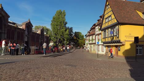 Cute,-colorful-houses,-charming-river,-narrow-streets,-and-romantic-restaurants-–-all-of-these-you-can-find-in-La-Petite-Venise-in-Colmar