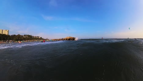 Kleiner-Buddha-Surfspot-In-Mui-Ne,-Vietnam