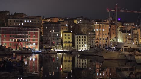 Vista-Estática-Y-Estable-Del-Puerto-De-Bastia-Por-La-Noche,-Córcega,-Francia