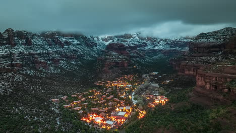 Snow-covered-Enchantment-Resort-At-Night-In-Boynton-Canyon-Road-In-Sedona,-Arizona,-USA