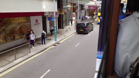 Aufnahme-Von-Kennedy-Town-Durch-Das-Fenster-Einer-Straßenbahn-In-Hongkong