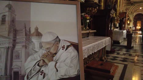 Kunstwerk-Von-Papst-Franziskus-Betet-In-Der-Basilika-Von-Buenos-Aires,-Argentinien,-Christliches-Religiöses-Wahrzeichen-Und-Symbol