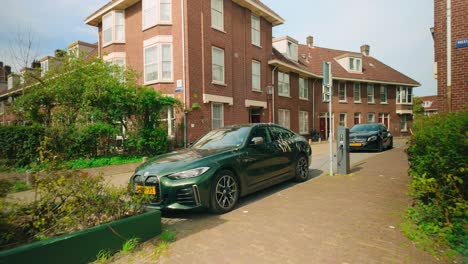 Hybrid-car-covered-in-bird-feces-stands-next-to-lively-Meeuwenlaan-in-Amsterdam