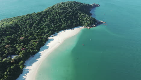 Ilha-do-Campeche,-in-Florianopolis,-Brazil