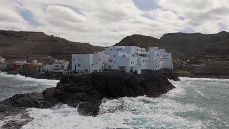 View-of-beautiful-ancient-buildings-in-Playa-de-Amadores-bay-on-Gran-Canaria-island-in-Spain