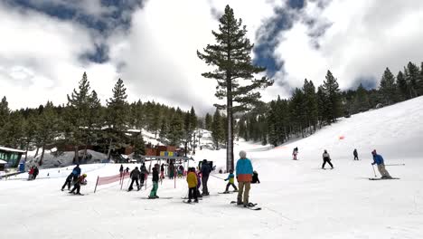 Estación-De-Esquí-Diamond-Peak-En-North-Lake-Tahoe,-Incline-Village,-Nevada