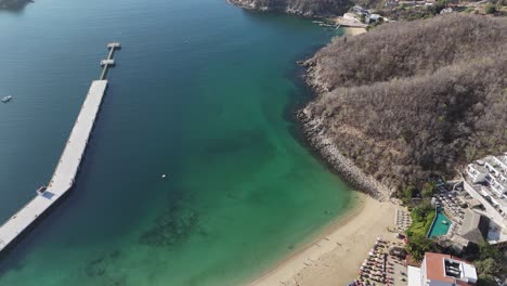 Bahía-De-Santa-Cruz:-Un-Paraíso-Para-Yates-Y-Cruceros-En-Huatulco,-Oaxaca