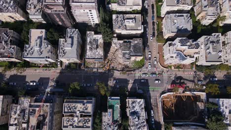 Vista-Superior-Del-Sitio-De-Demolición-Del-Edificio-A-Lo-Largo-De-La-Carretera-En-Tel-Aviv-Jaffa,-Israel