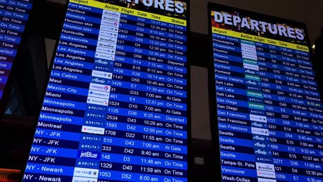 Screens-With-Departures-at-Las-Vegas-International-Airport,-List-of-Destinations