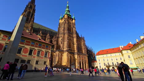 Tourists-Outside-The-St