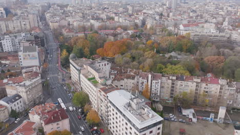 Aerial-footage-that-is-slowly-moving-over-apartment-buildings-in-fall-in-Belgrade,-Serbia