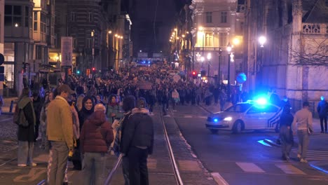 Polizeipräsenz-Während-Des-Frauenrechtsmarsches-In-Belgien