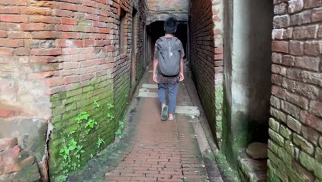 This-little-boy-goes-home-through-a-maze-of-tiny,-ancient-streets-in-this-‘city-of-devotees